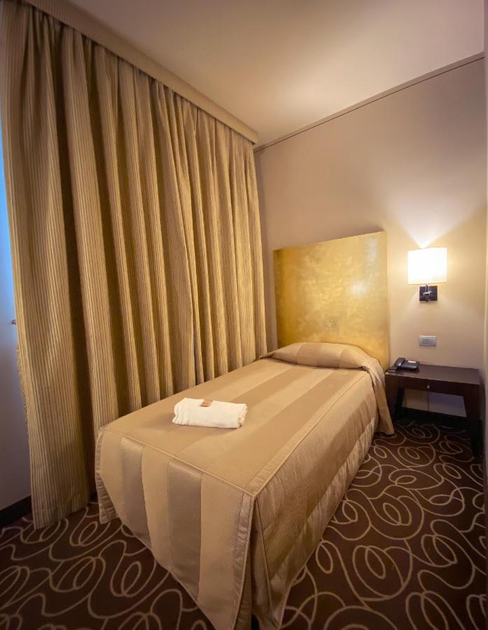 Hotel Riviera سغراتي المظهر الخارجي الصورة