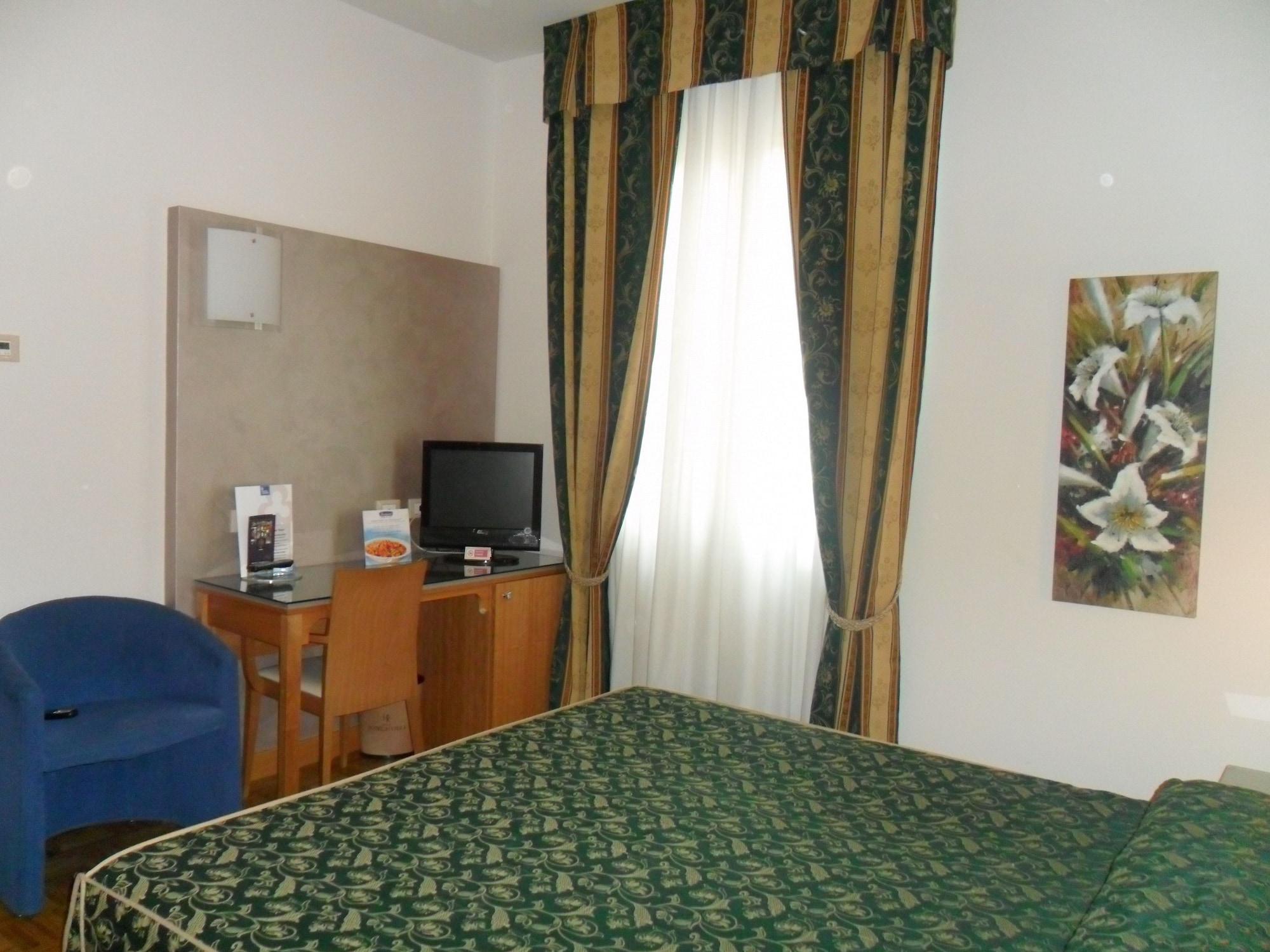 Hotel Riviera سغراتي المظهر الخارجي الصورة