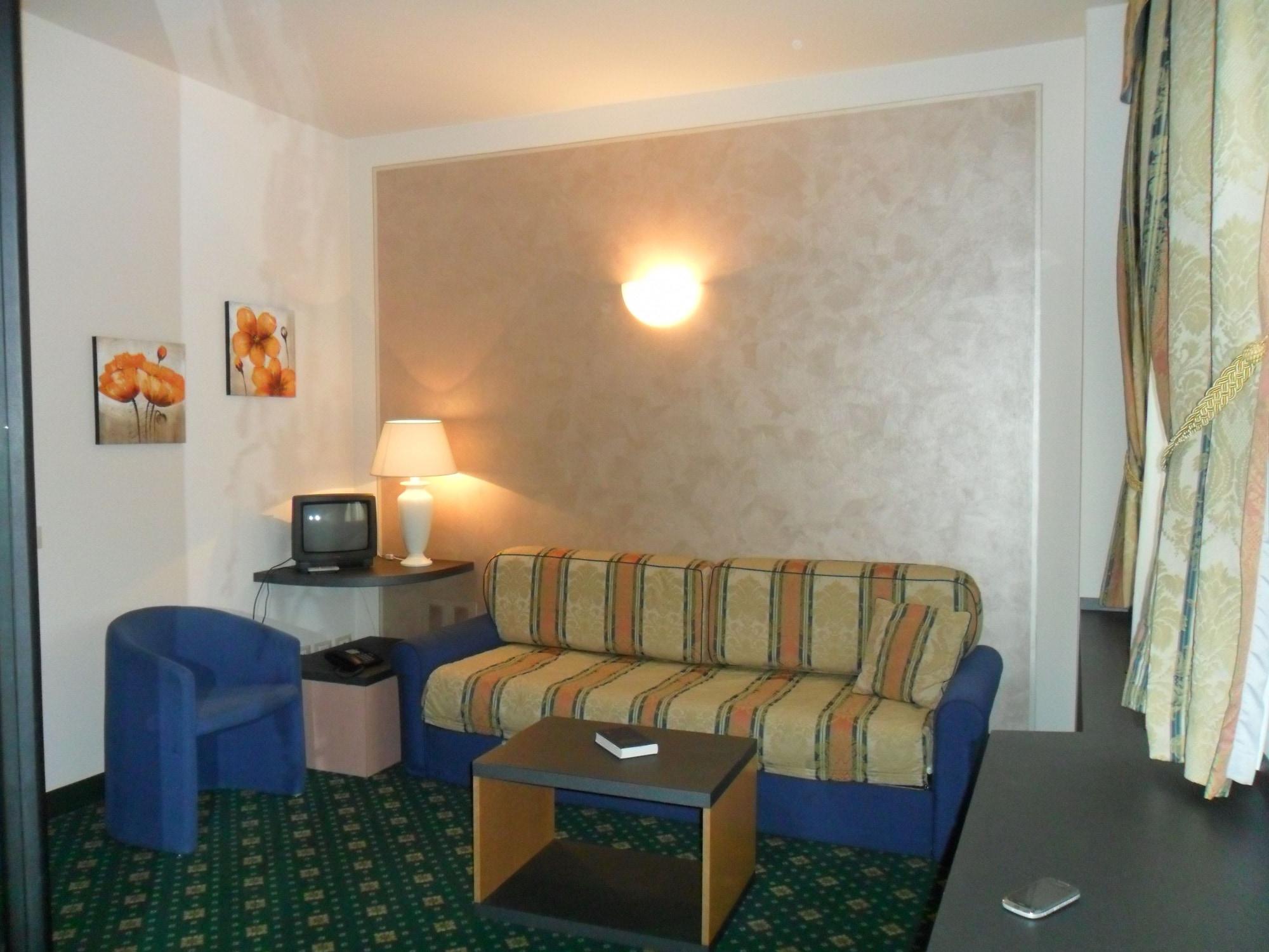 Hotel Riviera سغراتي المظهر الخارجي الصورة