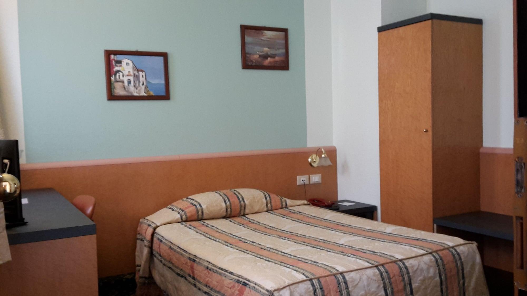 Hotel Riviera سغراتي المظهر الخارجي الصورة
