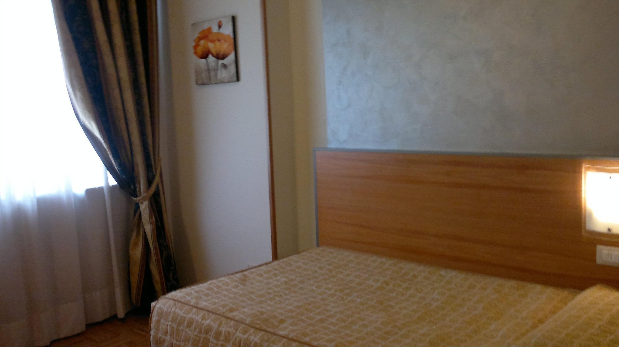 Hotel Riviera سغراتي المظهر الخارجي الصورة