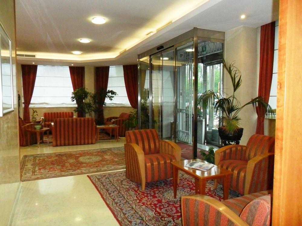 Hotel Riviera سغراتي المظهر الخارجي الصورة