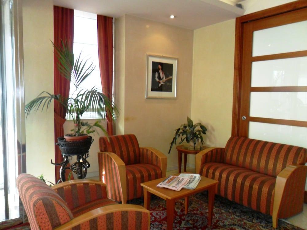 Hotel Riviera سغراتي المظهر الخارجي الصورة