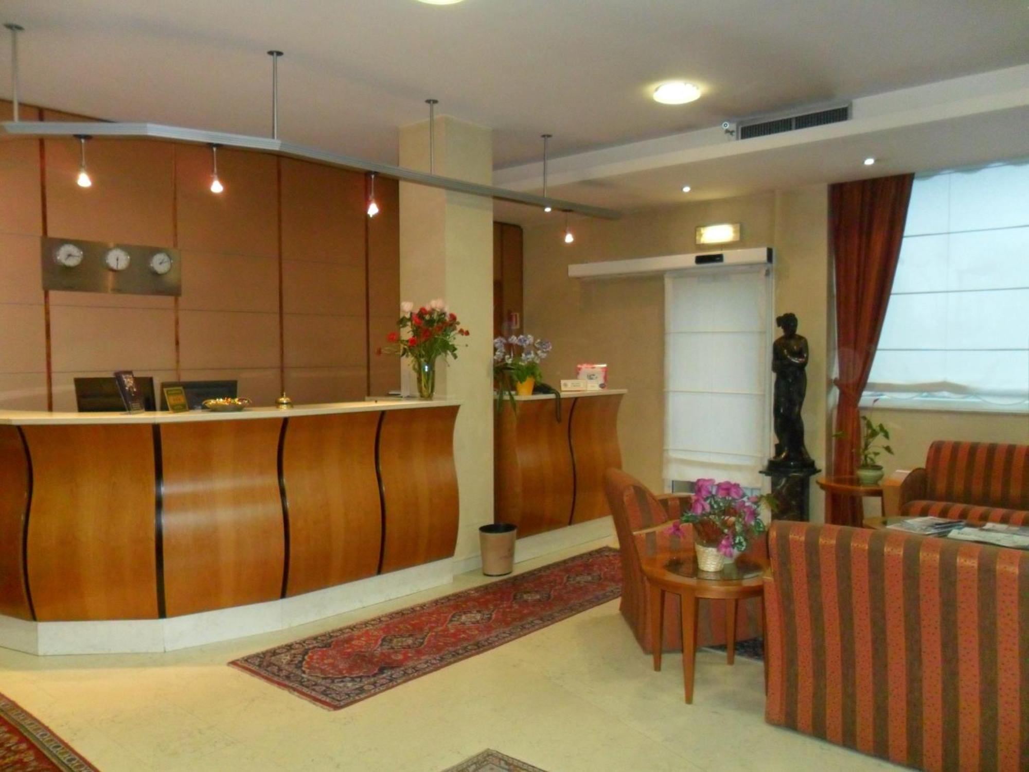 Hotel Riviera سغراتي المظهر الخارجي الصورة