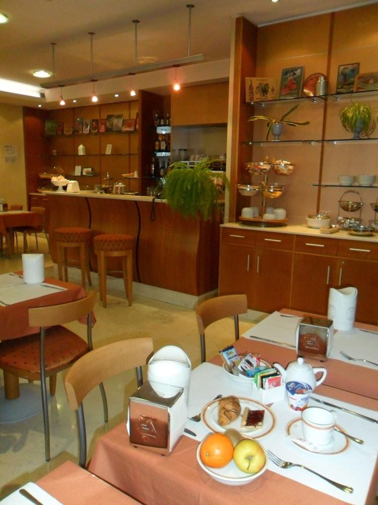 Hotel Riviera سغراتي المظهر الخارجي الصورة